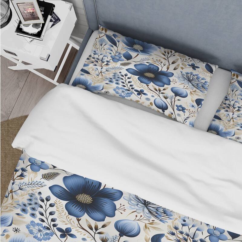 Designart "Blue & White Mystic Reverie Blooming Delights II" White Cottage Bedding Set With
